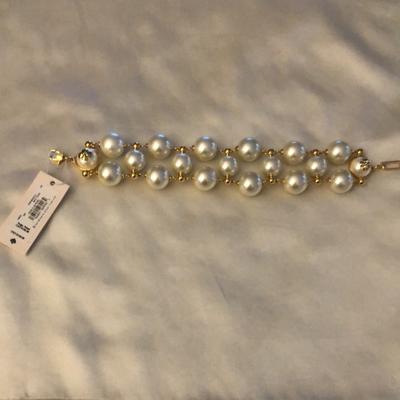 Kate Spade Gold Tone Pearls On Pearl Chunky Bracelet Spade Flower Motif NWT - Picture 12 of 13